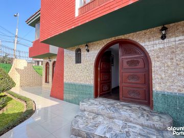 Casa en  Venta frente Parque las Leyendas San MIguel 246mt2