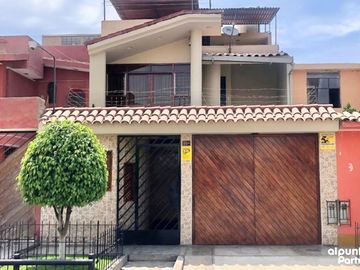 Amplia Casa en Venta en Urb San Diego -San Martin de Porres
