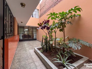 Amplia Casa en Venta en Urb San Diego -San Martin de Porres