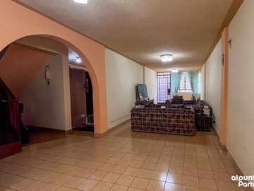 Amplia Casa en Venta en Urb San Diego -San Martin de Porres