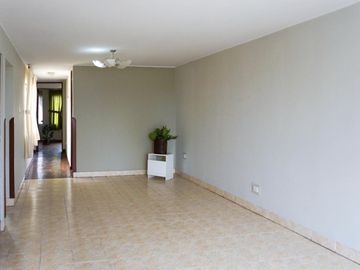 AMPLIO DEPARTAMENTO EN LOS CEDROS DE VILLA DE 03 HABITACIONES