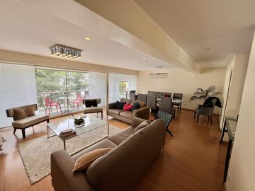 Duplex en Venta en San Isidro de 04 dormitorios.