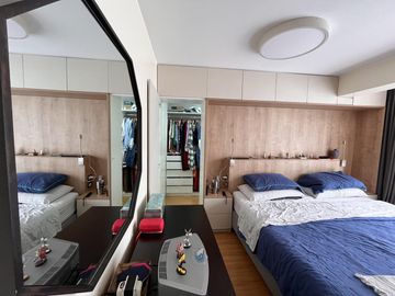Duplex en Venta en San Isidro de 04 dormitorios.