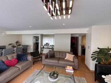 Duplex en Venta en San Isidro de 04 dormitorios.