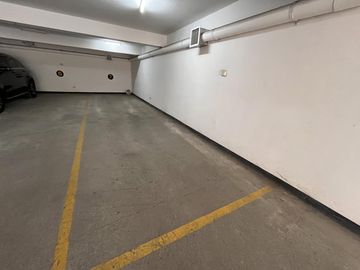 Duplex en Venta en San Isidro de 04 dormitorios.
