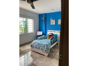 SE VENDE CASA DE DOS PISOS EN VALLEJUELO EN MONTERA