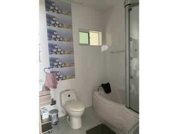 SE VENDE CASA DE DOS PISOS EN VALLEJUELO EN MONTERA