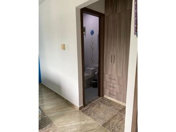 SE VENDE CASA DE DOS PISOS EN VALLEJUELO EN MONTERA