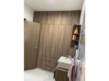 SE VENDE CASA DE DOS PISOS EN VALLEJUELO EN MONTERA