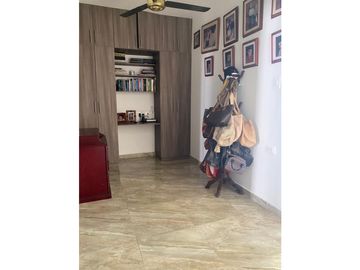 SE VENDE CASA DE DOS PISOS EN VALLEJUELO EN MONTERA