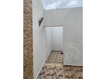 SE VENDE CASA DE DOS PISOS EN VALLEJUELO EN MONTERA