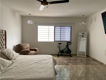 SE VENDE CASA DE DOS PISOS EN VALLEJUELO EN MONTERA