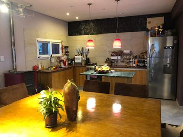 Oportunidad Unica! Excelente Propiedad en Venta con 3 Dormitorios y Amplio Parque | Zona de Quintas