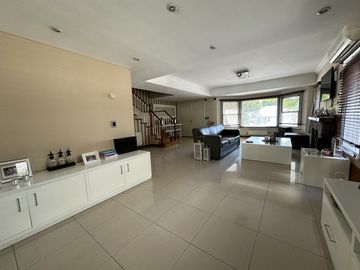Venta Casa 6 Amb con pileta climatizada en Barrancas de Guido