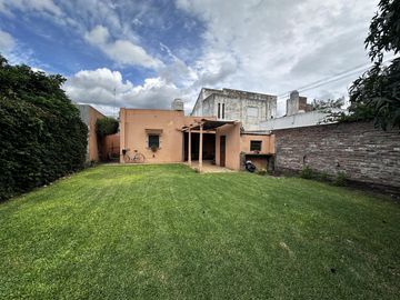 Casa en  zon residencial Lujan