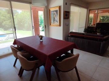 CASA EN COUNTRY LAS DELICIAS
