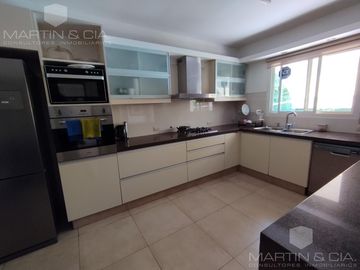 CASA EN COUNTRY LAS DELICIAS
