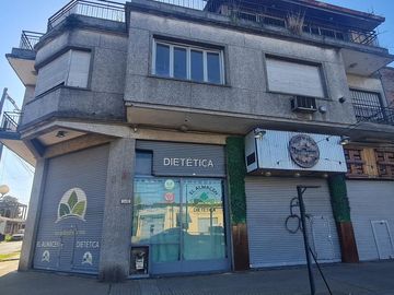 VENTA EN BLOQUE CASA MAS LOCALES EN QUILMES