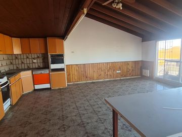 VENTA EN BLOQUE CASA MAS LOCALES EN QUILMES