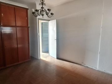VENTA EN BLOQUE CASA MAS LOCALES EN QUILMES