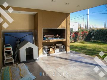 Venta casa 3 dorm. B°  Privado Costa Azul - Neuquén, Cap.