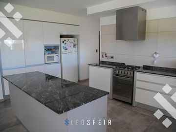 Venta casa 3 dorm. B°  Privado Costa Azul - Neuquén, Cap.