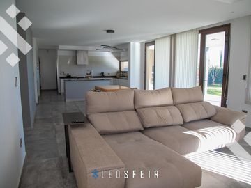 Venta casa 3 dorm. B°  Privado Costa Azul - Neuquén, Cap.