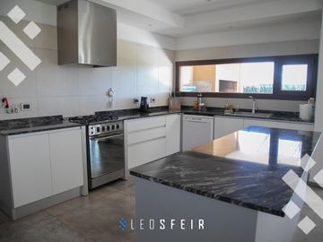 Venta casa 3 dorm. B°  Privado Costa Azul - Neuquén, Cap.