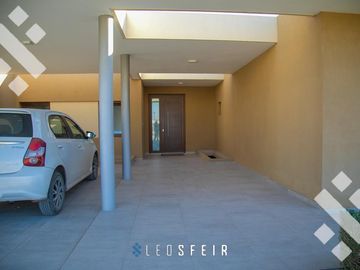 Venta casa 3 dorm. B°  Privado Costa Azul - Neuquén, Cap.