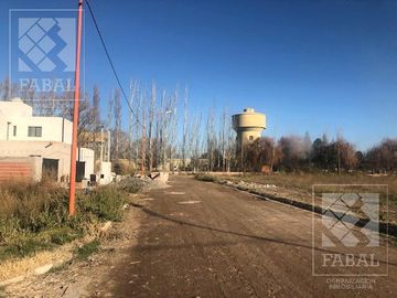 Terreno venta barrio Los Plátanos, Cipolletti, de 400 m2 aptos para dúplex