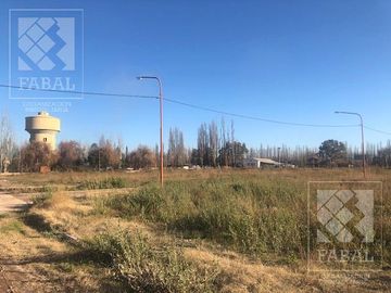 Terreno venta barrio Los Plátanos, Cipolletti, de 400 m2 aptos para dúplex