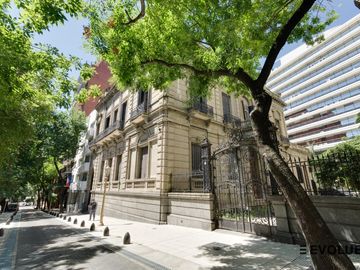 Espectacular casa a metros de Plaza San Martín, ex Casa Foa