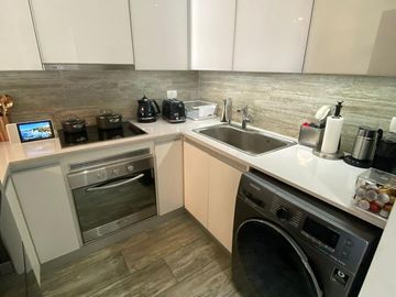 Departamento - 2 ambientes - con balcón y cochera -  Olivos  - Vicente Lopez - VENTA