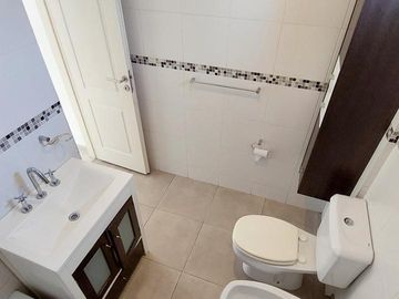 Departamento de 3 ambientes con cochera. RETASADO!