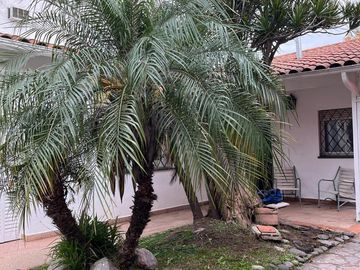 Casa 4ambientes a la venta- Castelar Norte