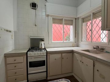 Casa 4ambientes a la venta- Castelar Norte