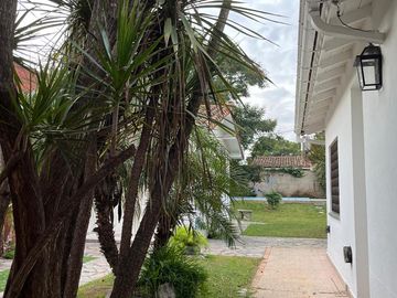 Casa 4ambientes a la venta- Castelar Norte