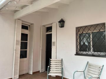 Casa 4ambientes a la venta- Castelar Norte
