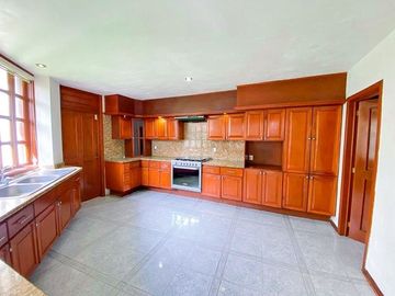 Casa en renta Bugambilias colinda área verde
