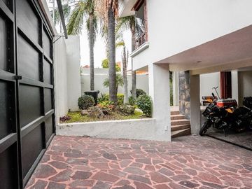 Casa en renta Bugambilias colinda área verde