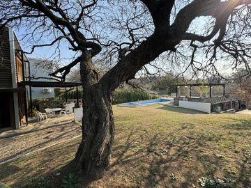 Complejo con bajada al rio en un lugar único de Villa los Aromos