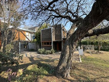 Complejo con bajada al rio en un lugar único de Villa los Aromos