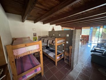 Complejo con bajada al rio en un lugar único de Villa los Aromos