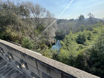Complejo con bajada al rio en un lugar único de Villa los Aromos
