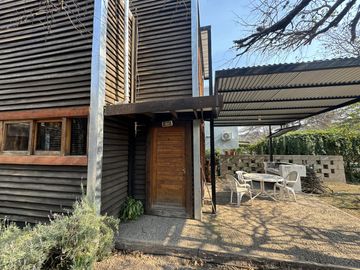 Complejo con bajada al rio en un lugar único de Villa los Aromos