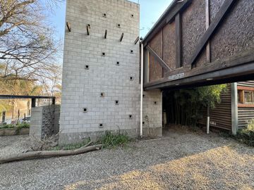 Complejo con bajada al rio en un lugar único de Villa los Aromos