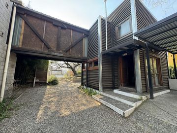 Complejo con bajada al rio en un lugar único de Villa los Aromos