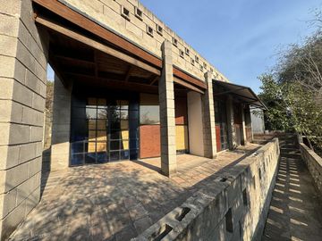 Complejo con bajada al rio en un lugar único de Villa los Aromos