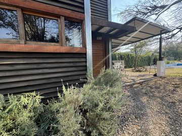Complejo con bajada al rio en un lugar único de Villa los Aromos