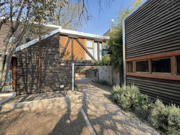 Complejo con bajada al rio en un lugar único de Villa los Aromos